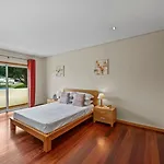 Semesterbostad Tranquil Hideaway Olhos De Agua